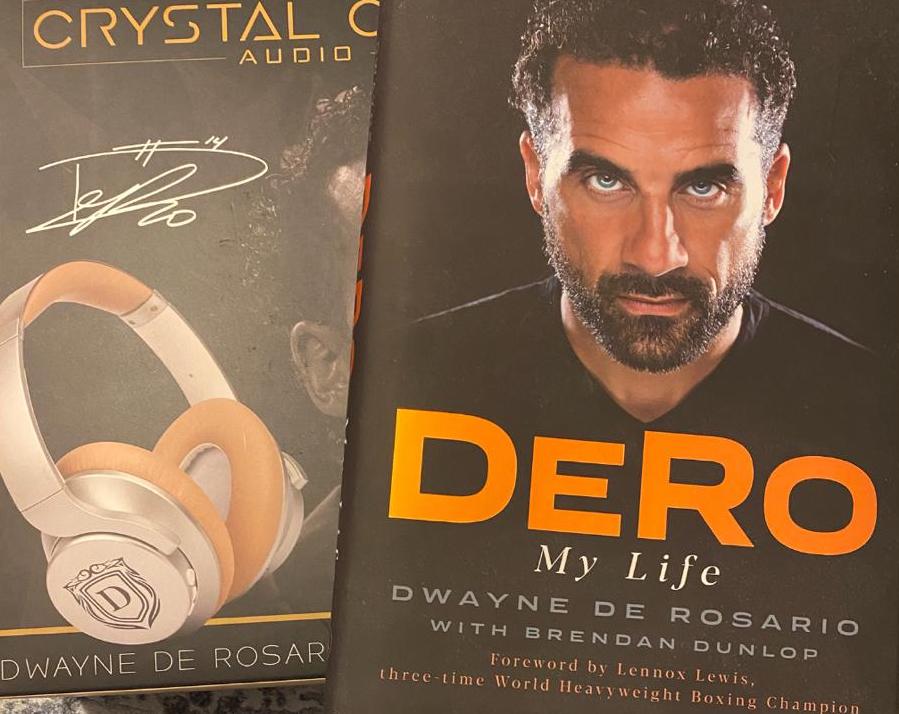 Dero Headphones & Book